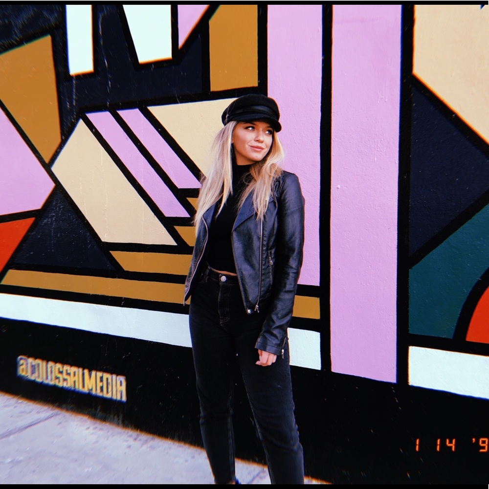 Meet your Posher, Savannah